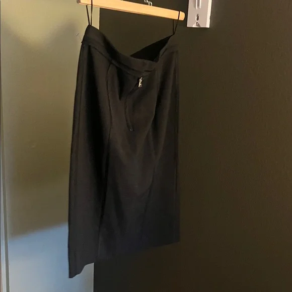 🛑 1 hour sale. Dolce & Gabbana, EU 40 US 4, Classic Black Pencil Skirt - Picture 11 of 16